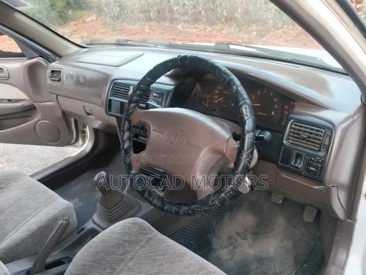 Toyota Corolla 1997 White