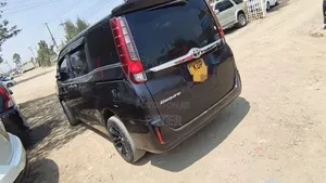 Toyota Esquire 2018 Black