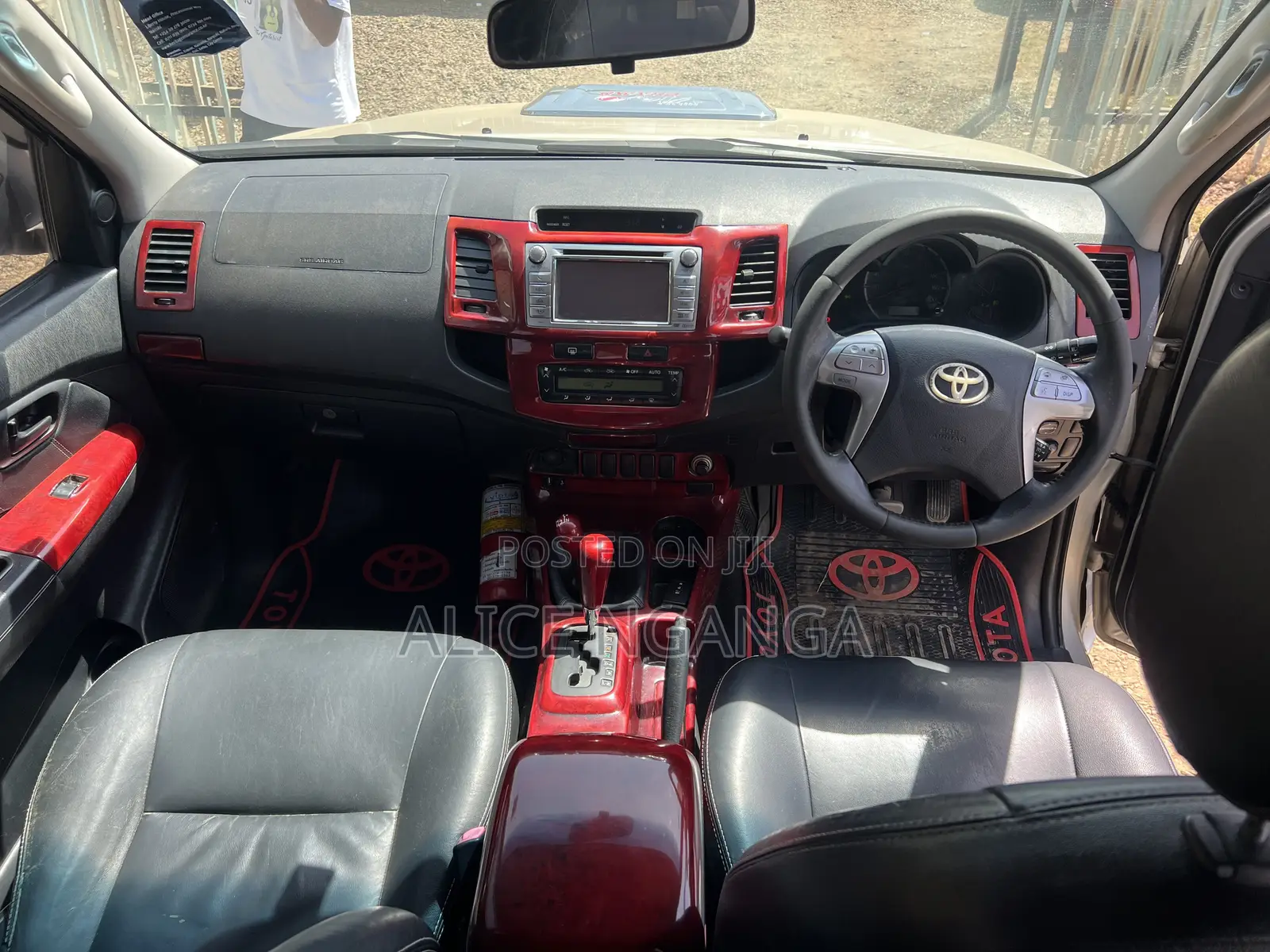 Toyota Hilux 2013 Gray