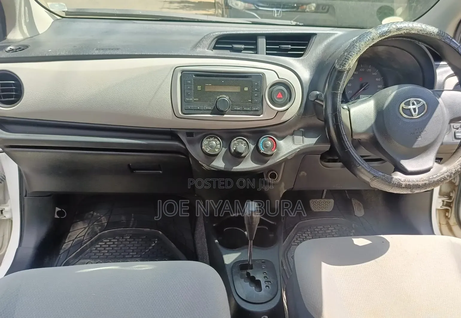 Toyota Vitz 2011 White