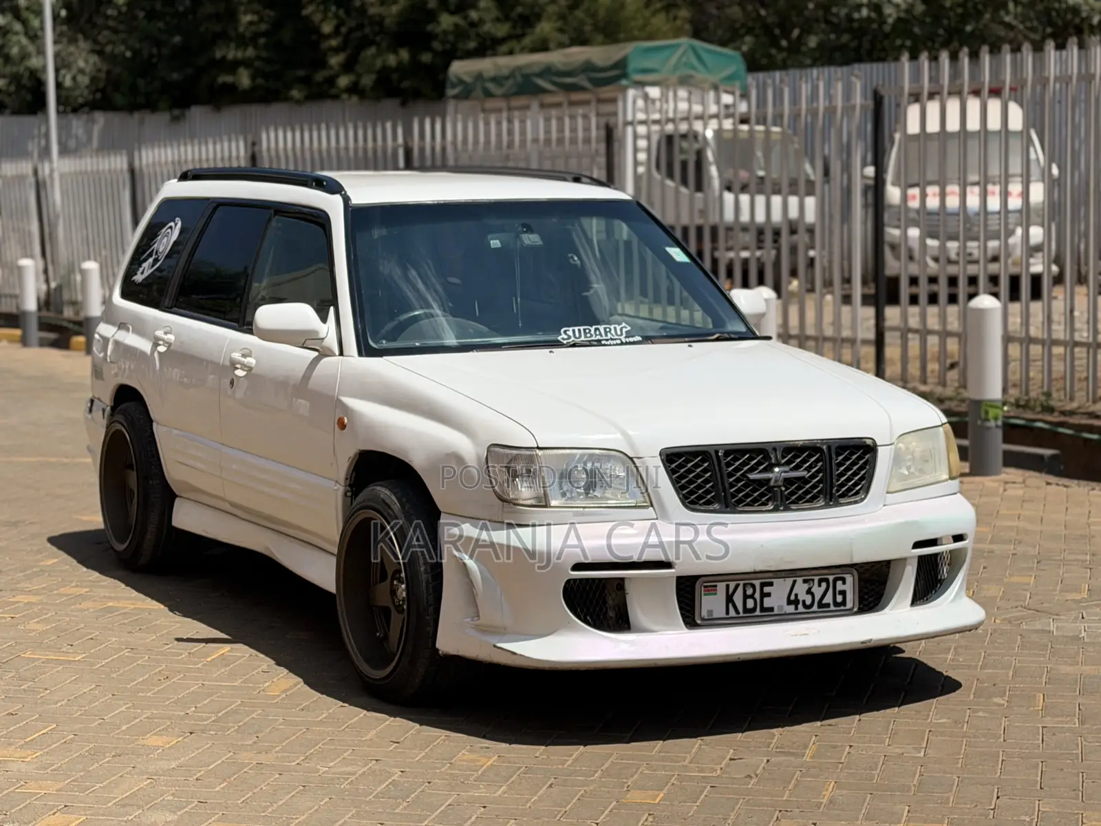 Subaru Forester SF 2.5 L 2001 White
