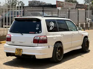 Subaru Forester SF 2.5 L 2001 White