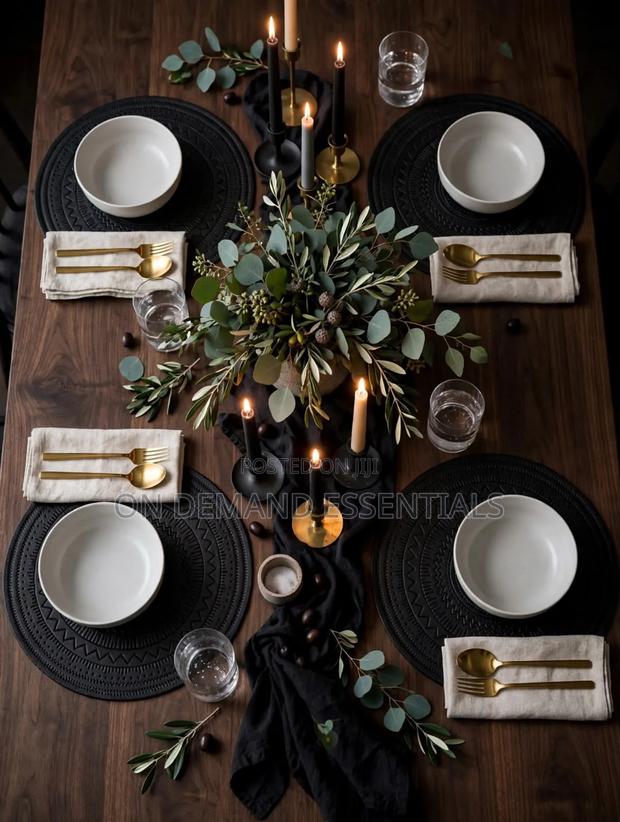 Embossed PU Leather Round Placemats - thumbnail 5