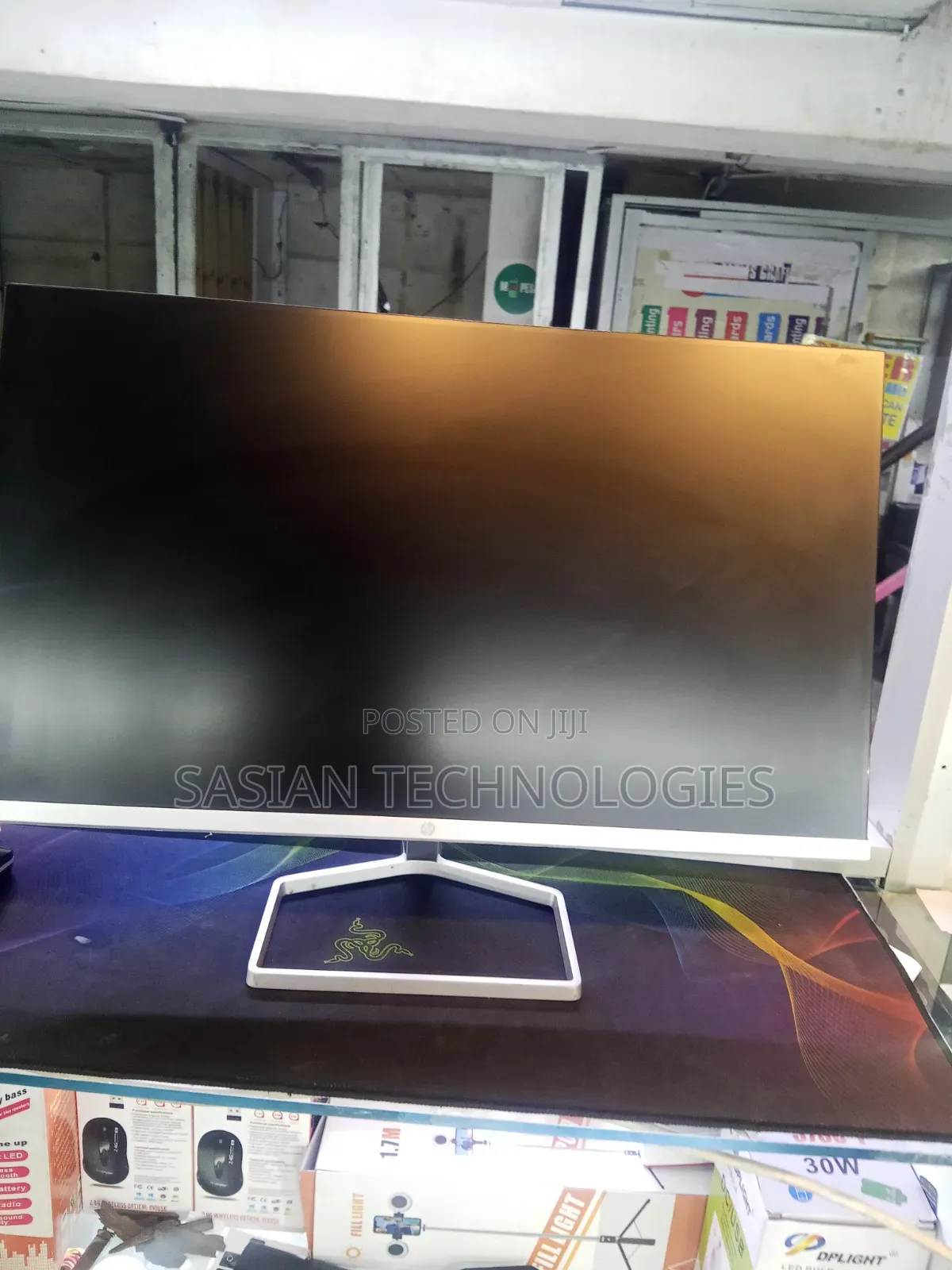 24 Inches HP Monitor Edge to Edge