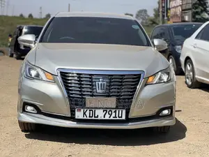 Toyota Crown 2016 Gray