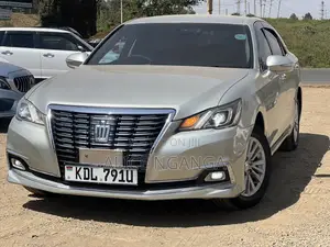Toyota Crown 2016 Gray