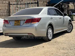 Toyota Crown 2016 Gray