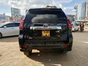 Toyota Land Cruiser Prado 2018 Black