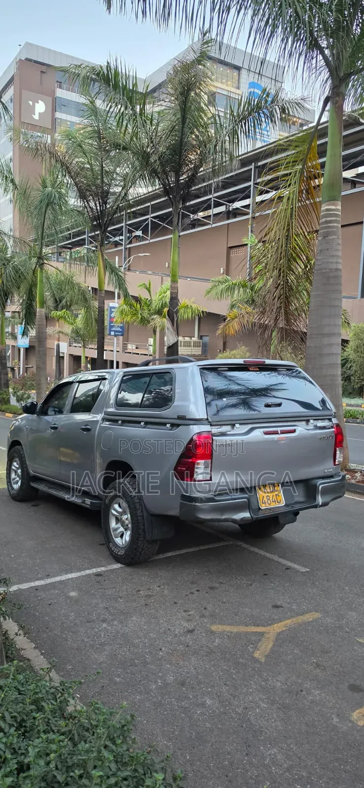 Toyota Hilux 2021 Silver