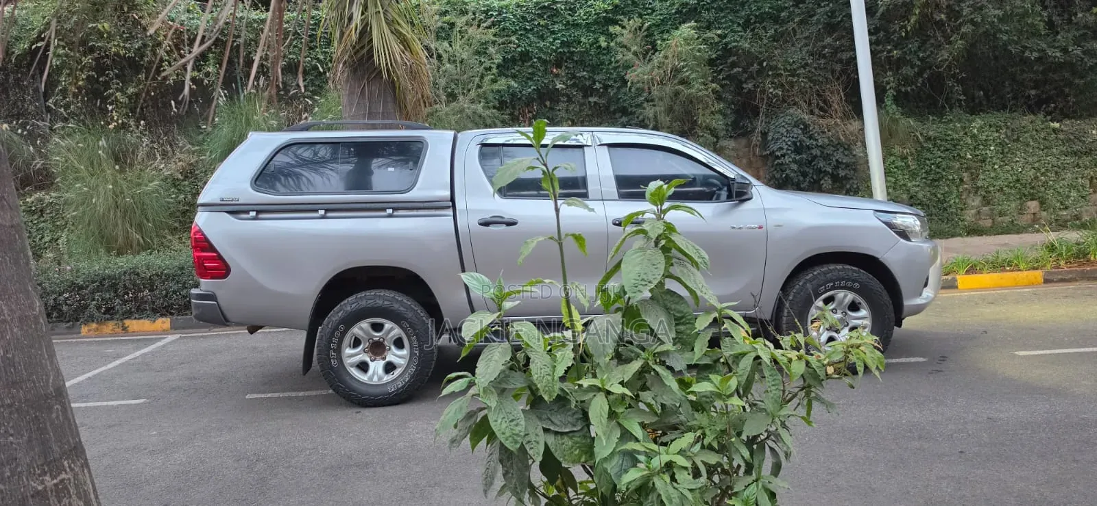 Toyota Hilux 2021 Silver