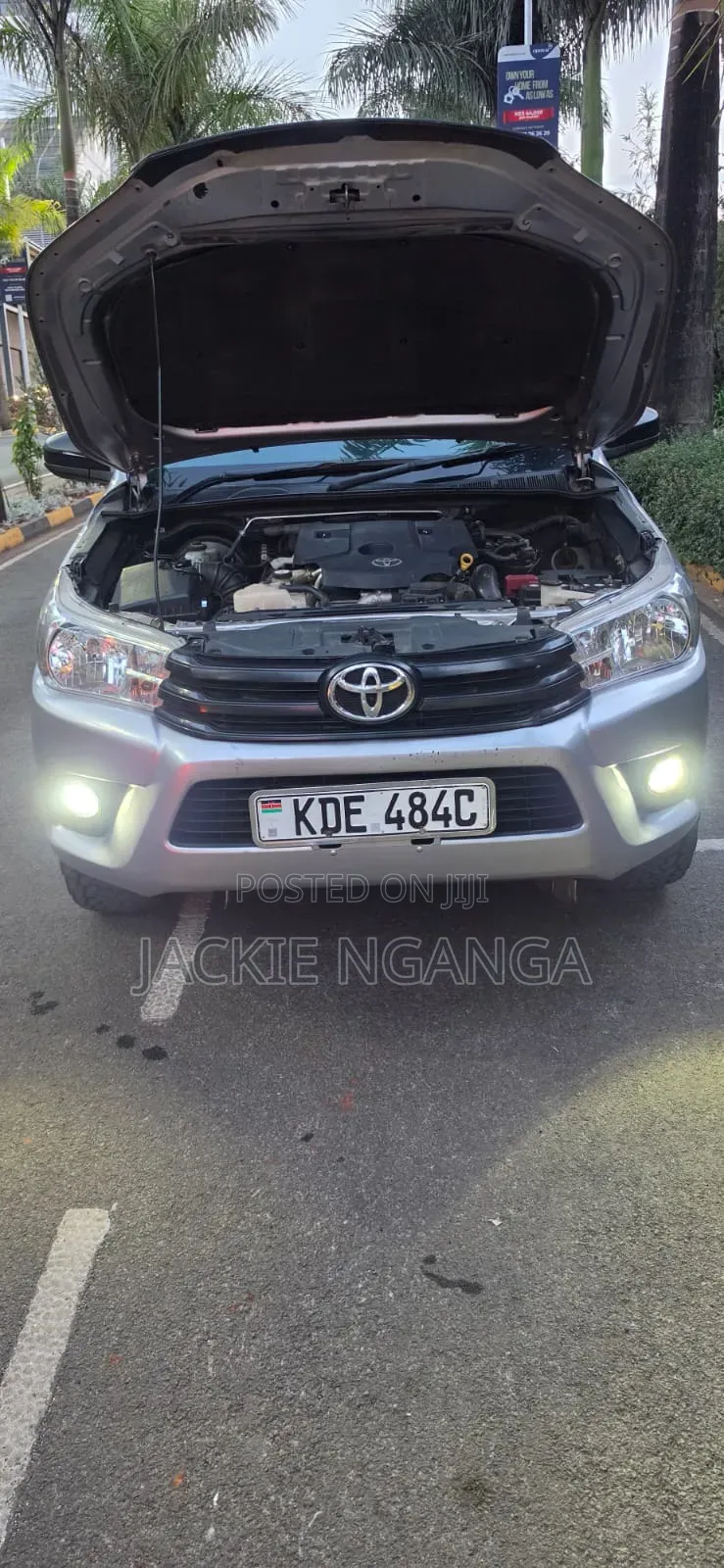 Toyota Hilux 2021 Silver