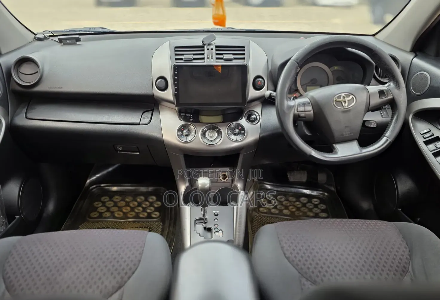 Toyota Vitz 2014 Silver