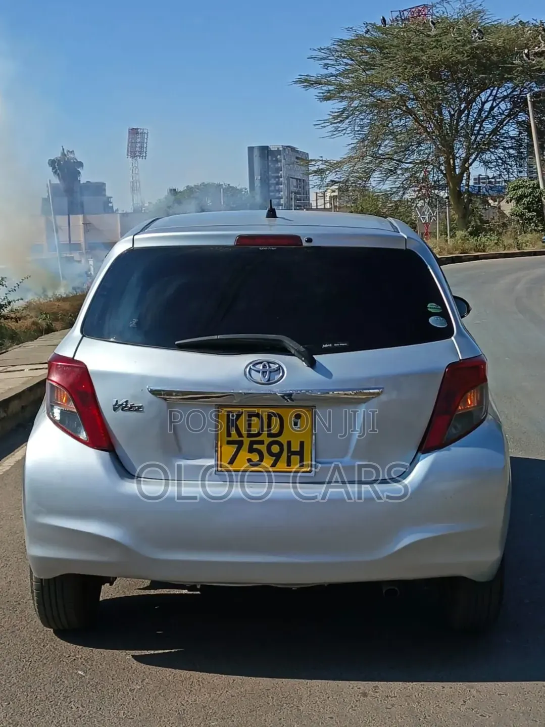 Toyota Vitz 2014 Silver