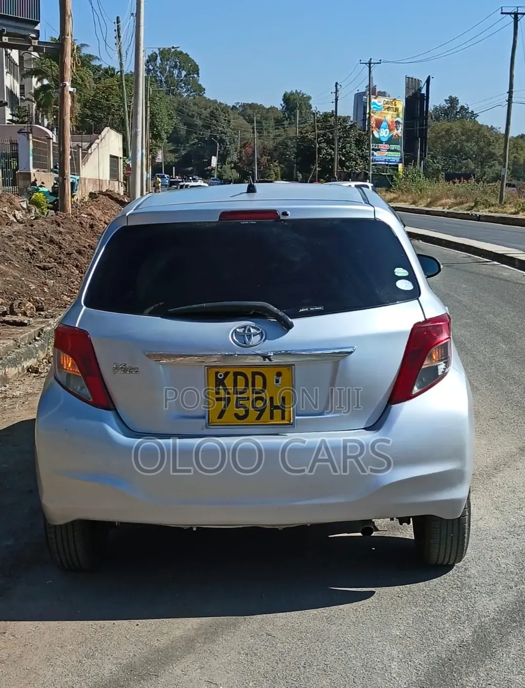 Toyota Vitz 2014 Silver