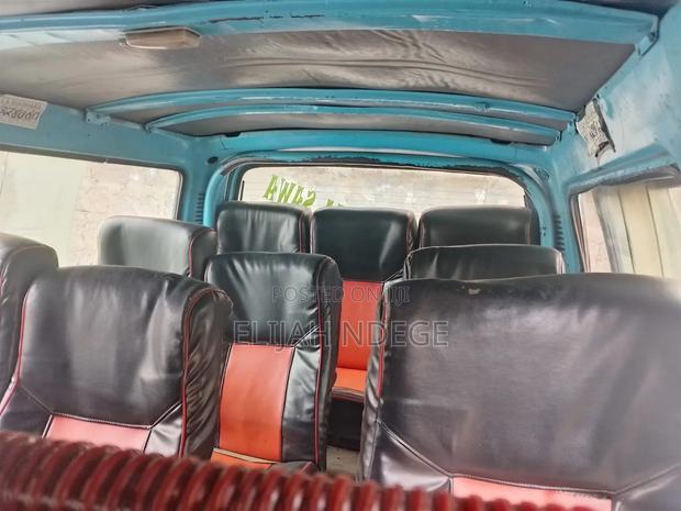 Toyota HiAce 2000 Beige - thumbnail 3
