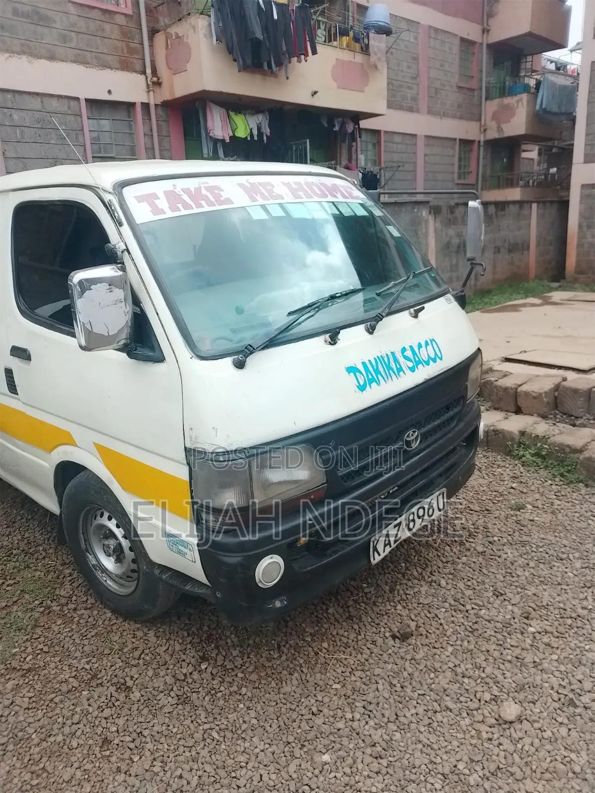 Toyota HiAce 2000 Beige
