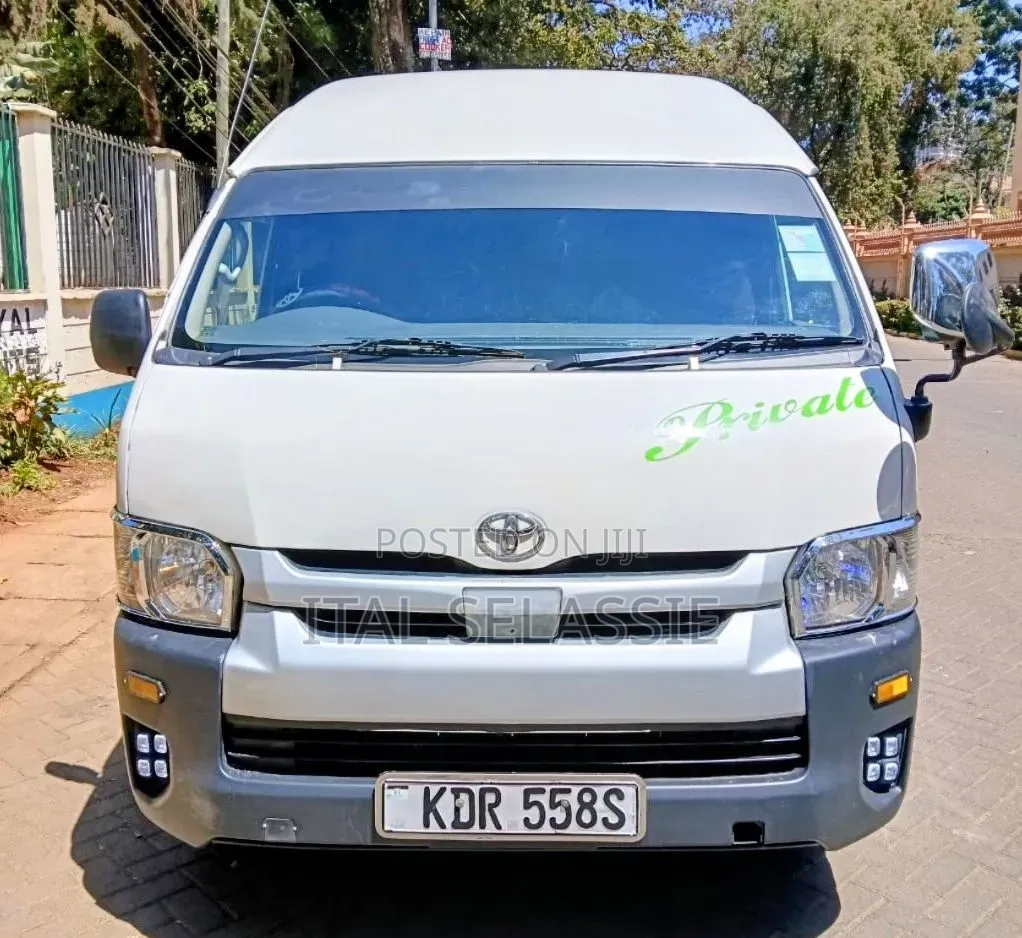 Toyota Quantum 2019 White