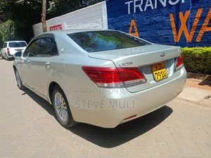Toyota Crown 2016 Silver