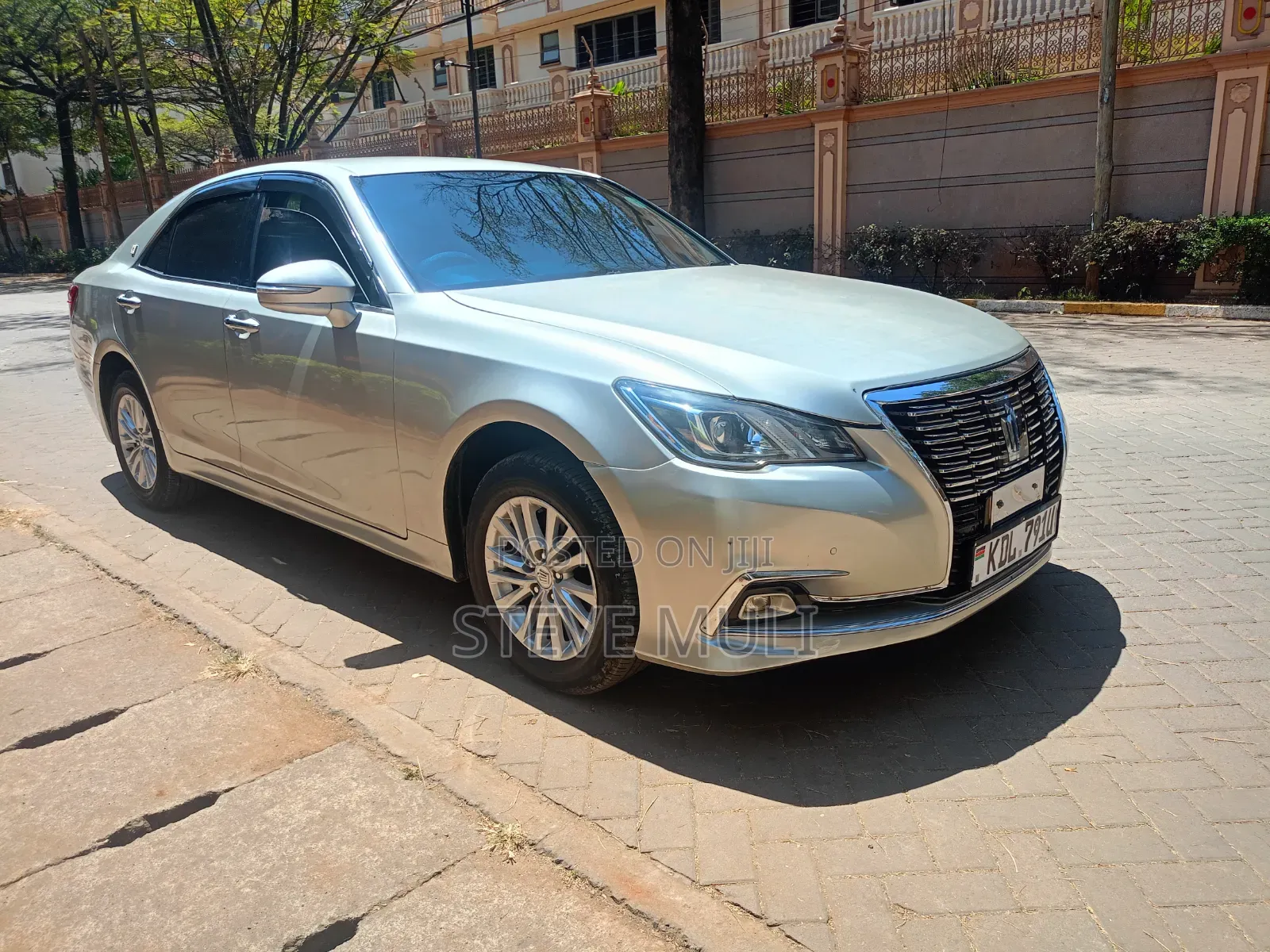 Toyota Crown 2016 Silver
