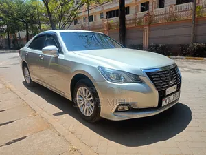 Toyota Crown 2016 Silver