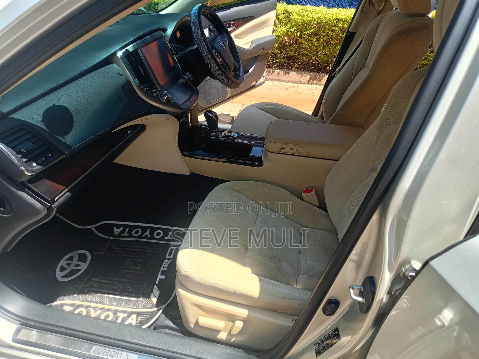 Toyota Crown 2016 Silver