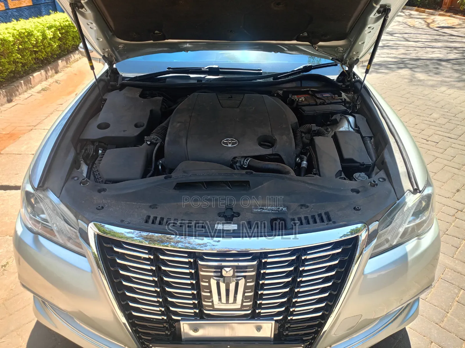 Toyota Crown 2016 Silver