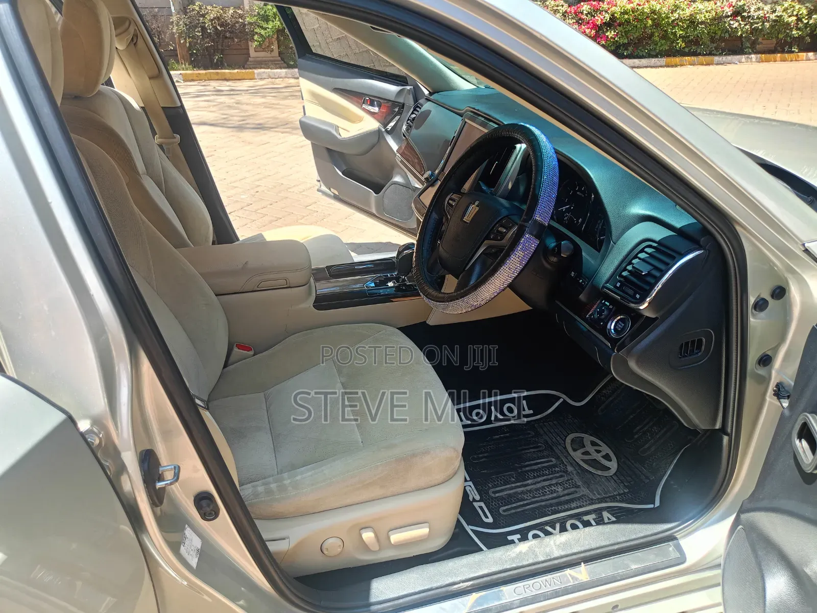 Toyota Crown 2016 Silver