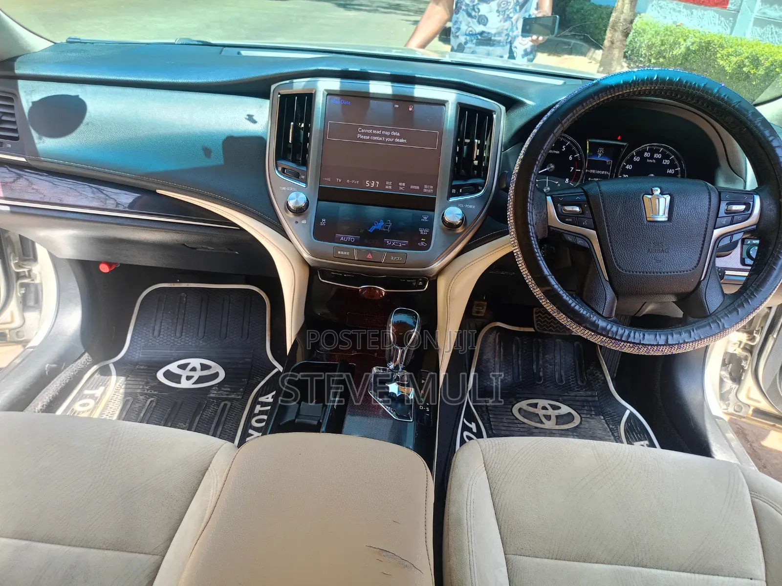 Toyota Crown 2016 Silver