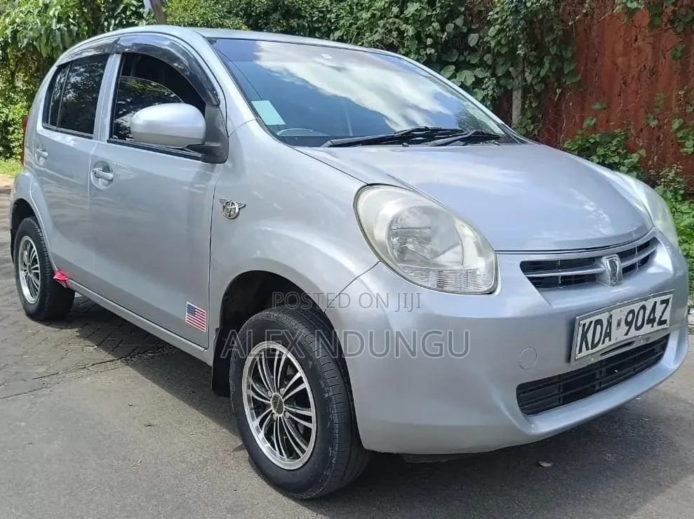Toyota Passo 2014 Silver