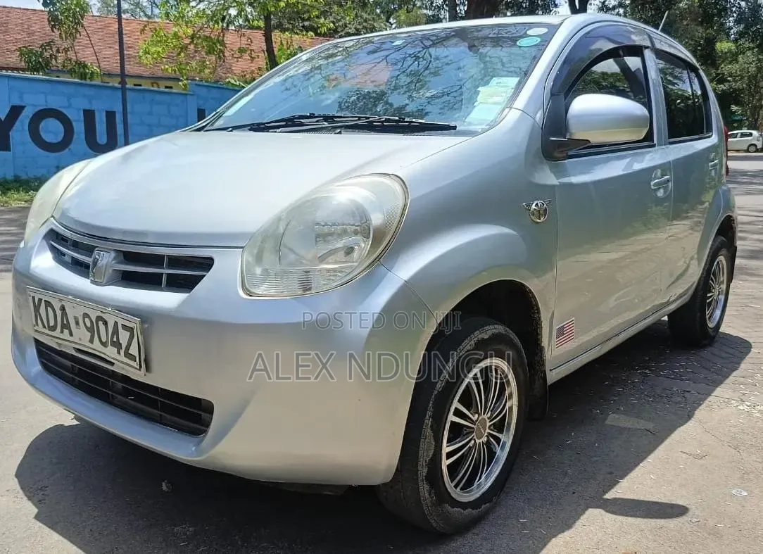 Toyota Passo 2014 Silver
