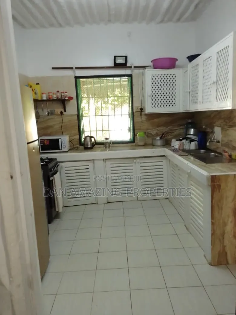 Furnished 3bdrm Villa in Diani 2Nd Row for sale