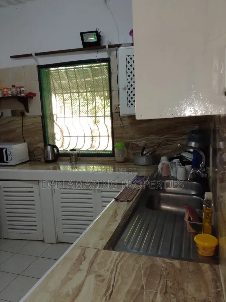 Furnished 3bdrm Villa in Diani 2Nd Row for sale