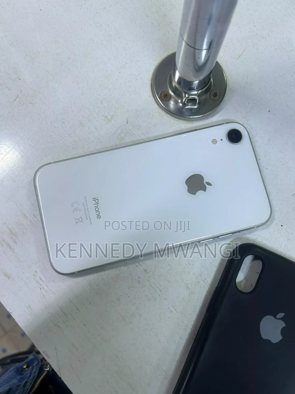 Apple iPhone XR 64 GB White