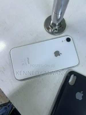 Apple iPhone XR 64 GB White
