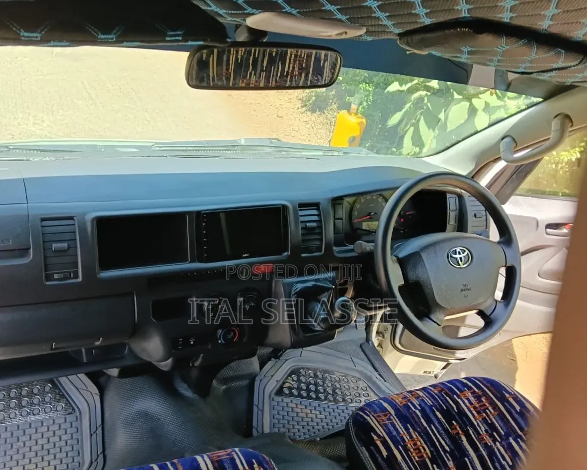 Toyota HiAce 2025 White