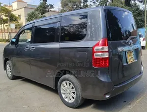 Toyota Noah 2011 Gray
