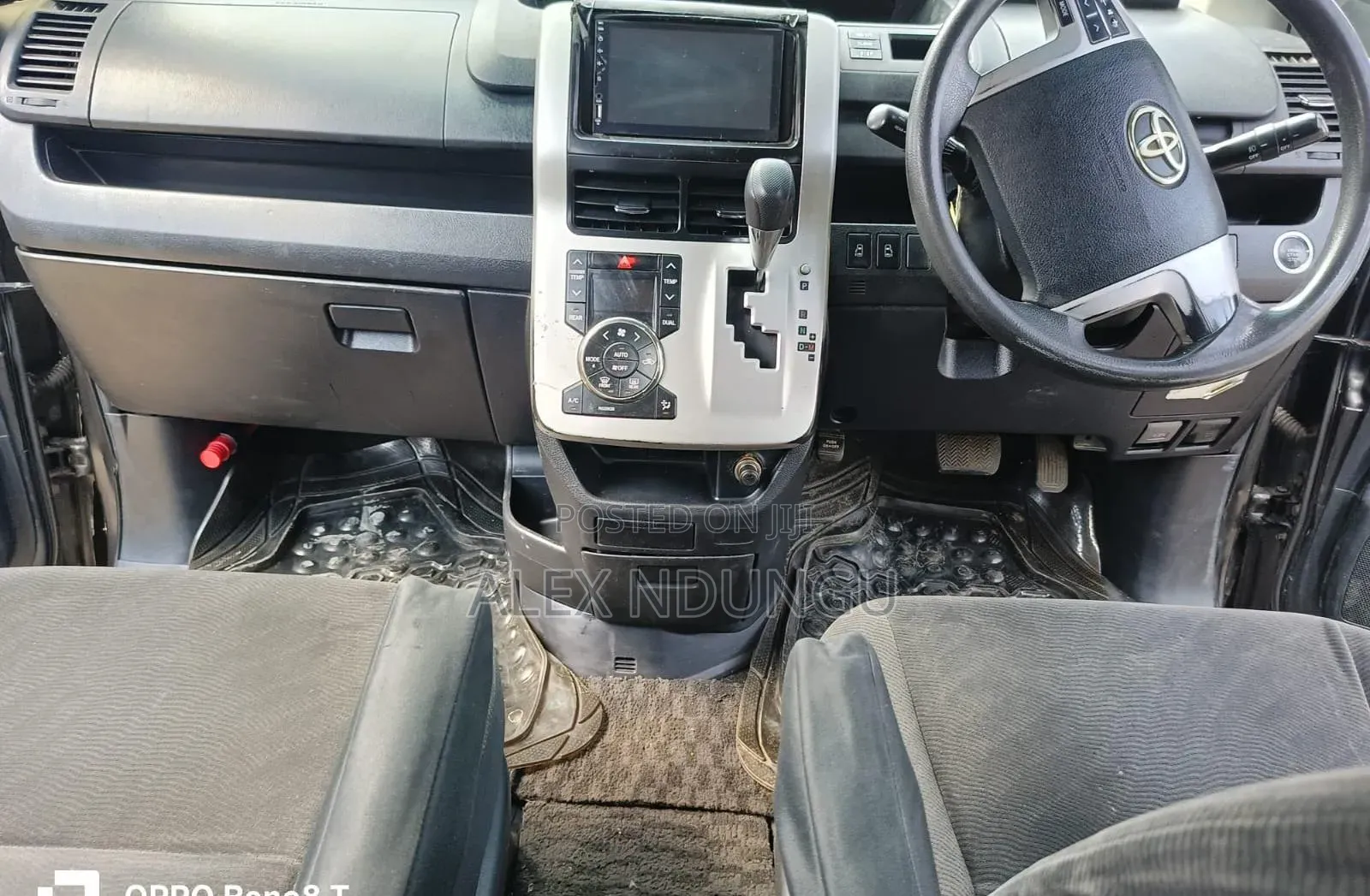 Toyota Noah 2011 Gray