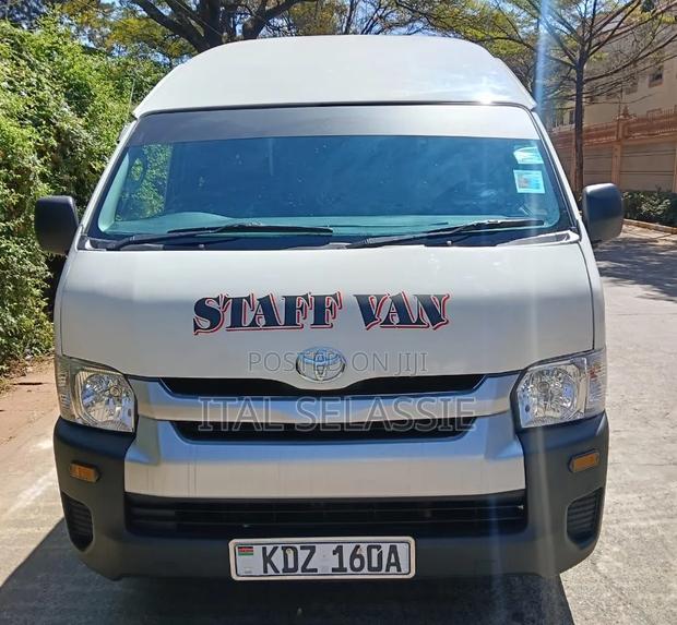 Toyota HiAce 2025 White - thumbnail 10