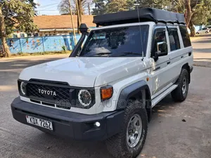 Toyota Land Cruiser 2012 Off white