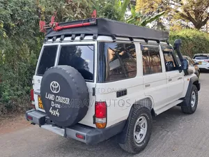 Toyota Land Cruiser 2012 Off white