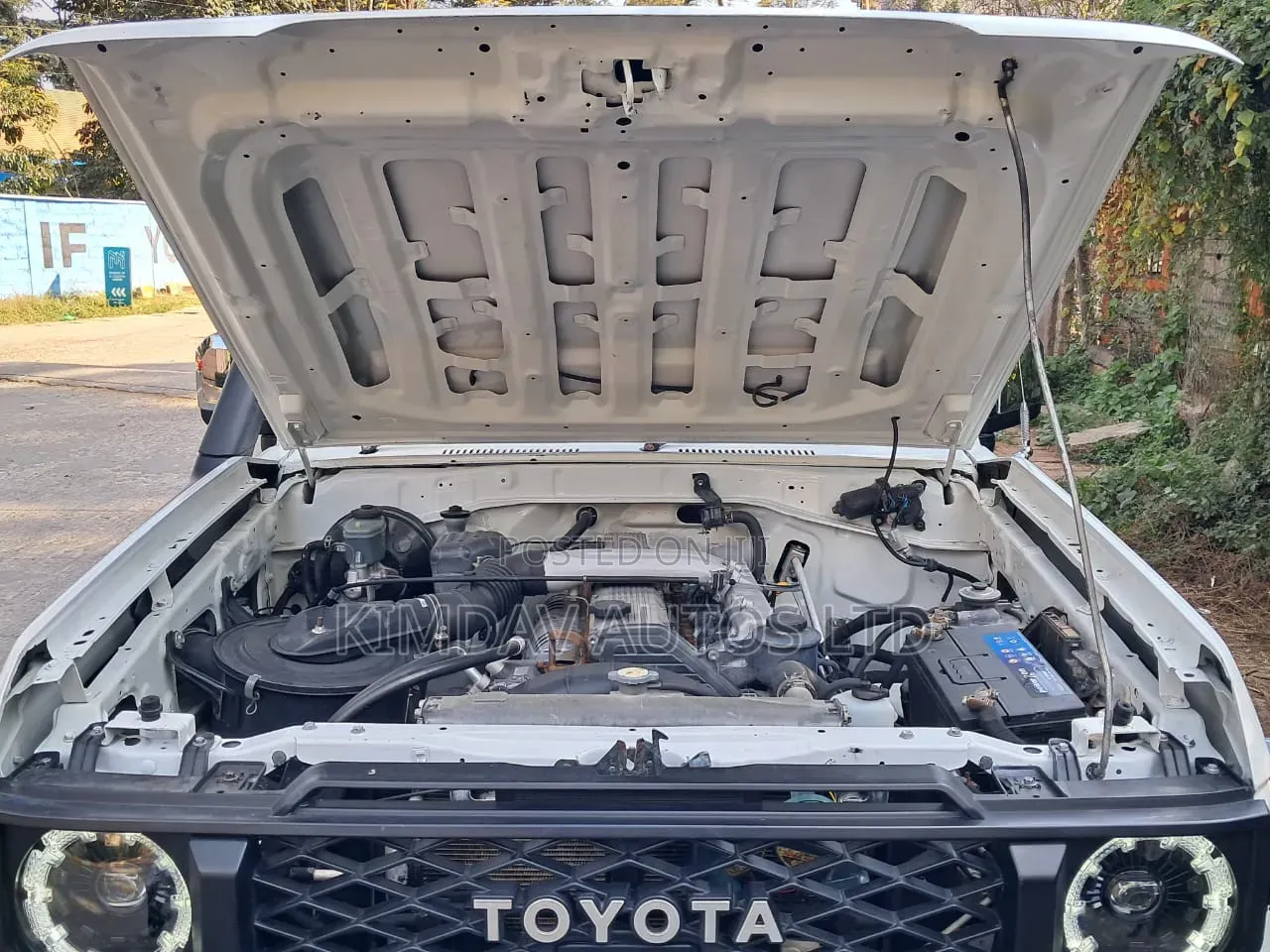 Toyota Land Cruiser 2012 Off white