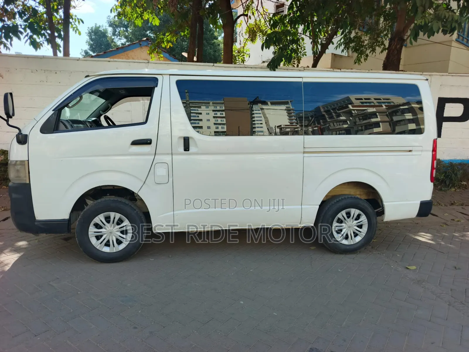 Toyota HiAce 2006 White
