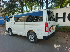Toyota HiAce 2006 White
