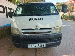 Toyota HiAce 2006 White