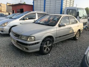 Nissan FB15 2000 Silver
