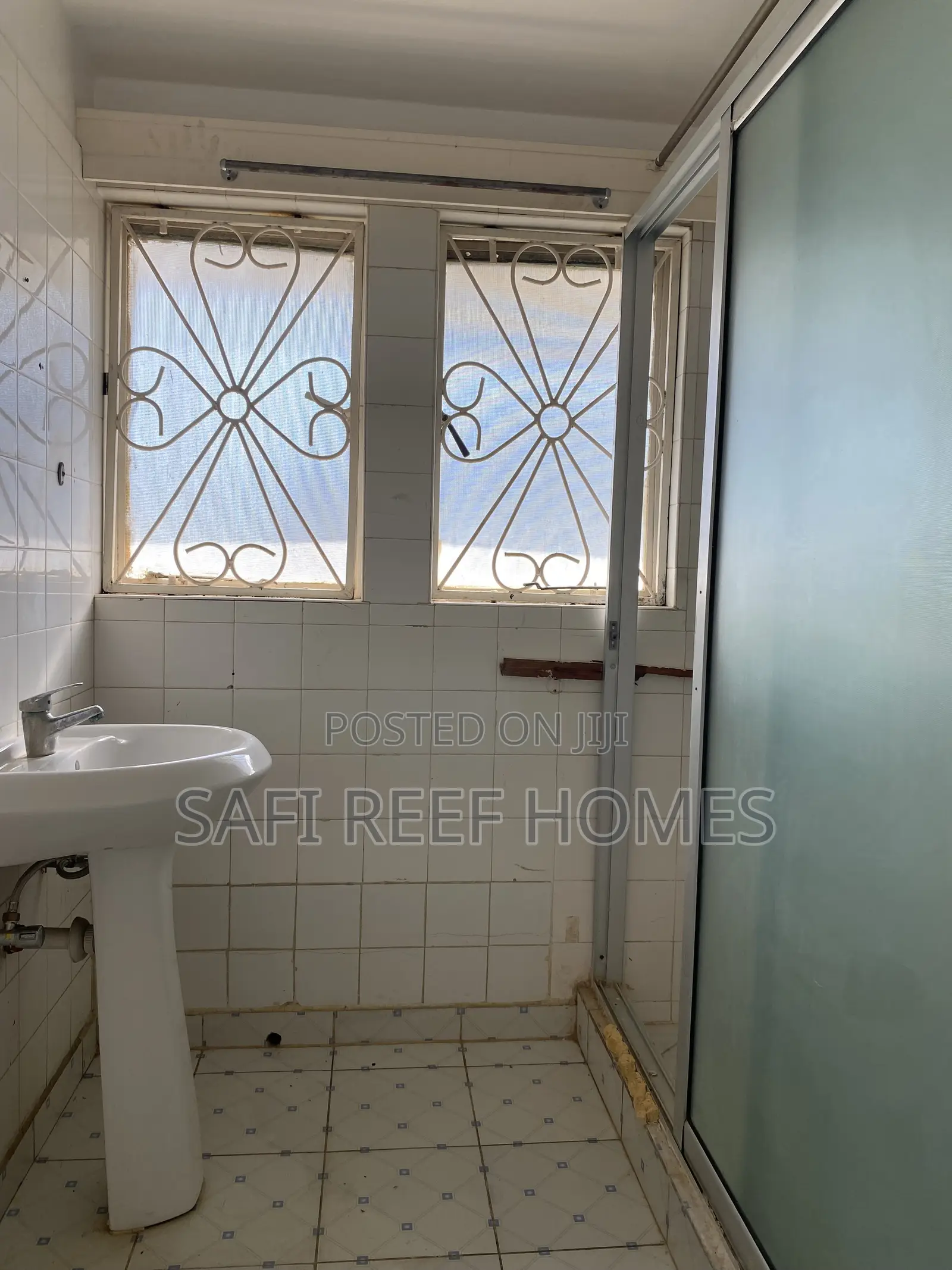 Huge 1-Acre Property to Let – Links Road, Nyali, Mombasa