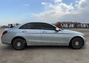Mercedes-Benz C200 2015 Blue