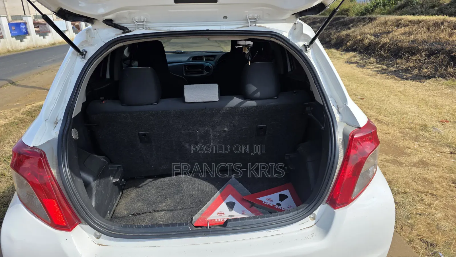 Toyota Vitz 2012 White
