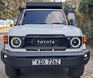 Toyota Land Cruiser 2013 White
