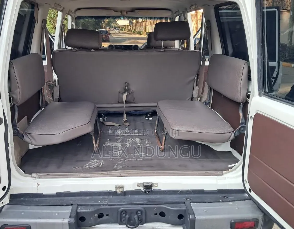 Toyota Land Cruiser 2013 White